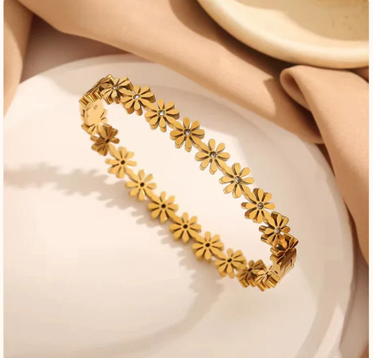 Minimal flower Bangle 18k Gold Plated